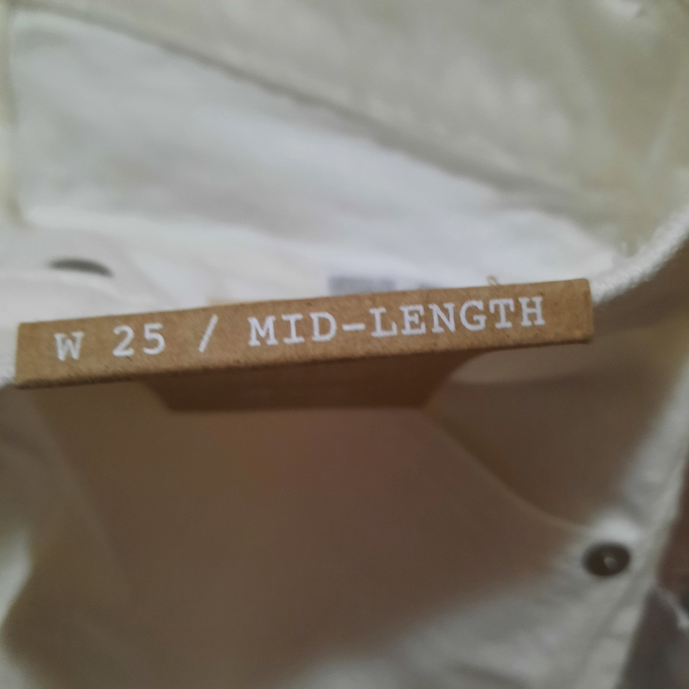 Madewell White Jean Shorts with Magic Pockets - Picture 8 of 16